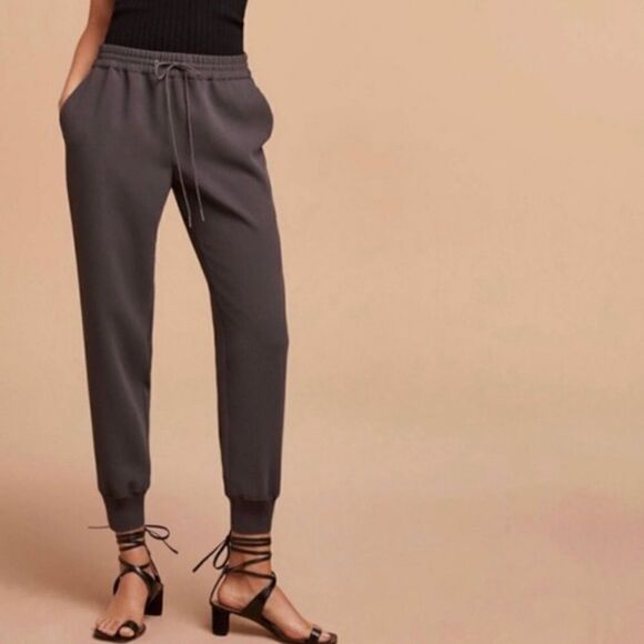 Aritzia Wilfred Buffon Crepe Jogger In Earl Grey Sz XS - Picture 1 of 11